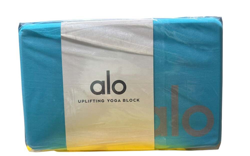 NIP Alo Yoga Uplifting Yoga Block Bright Aqua Silver One Size Fitness Pilates
